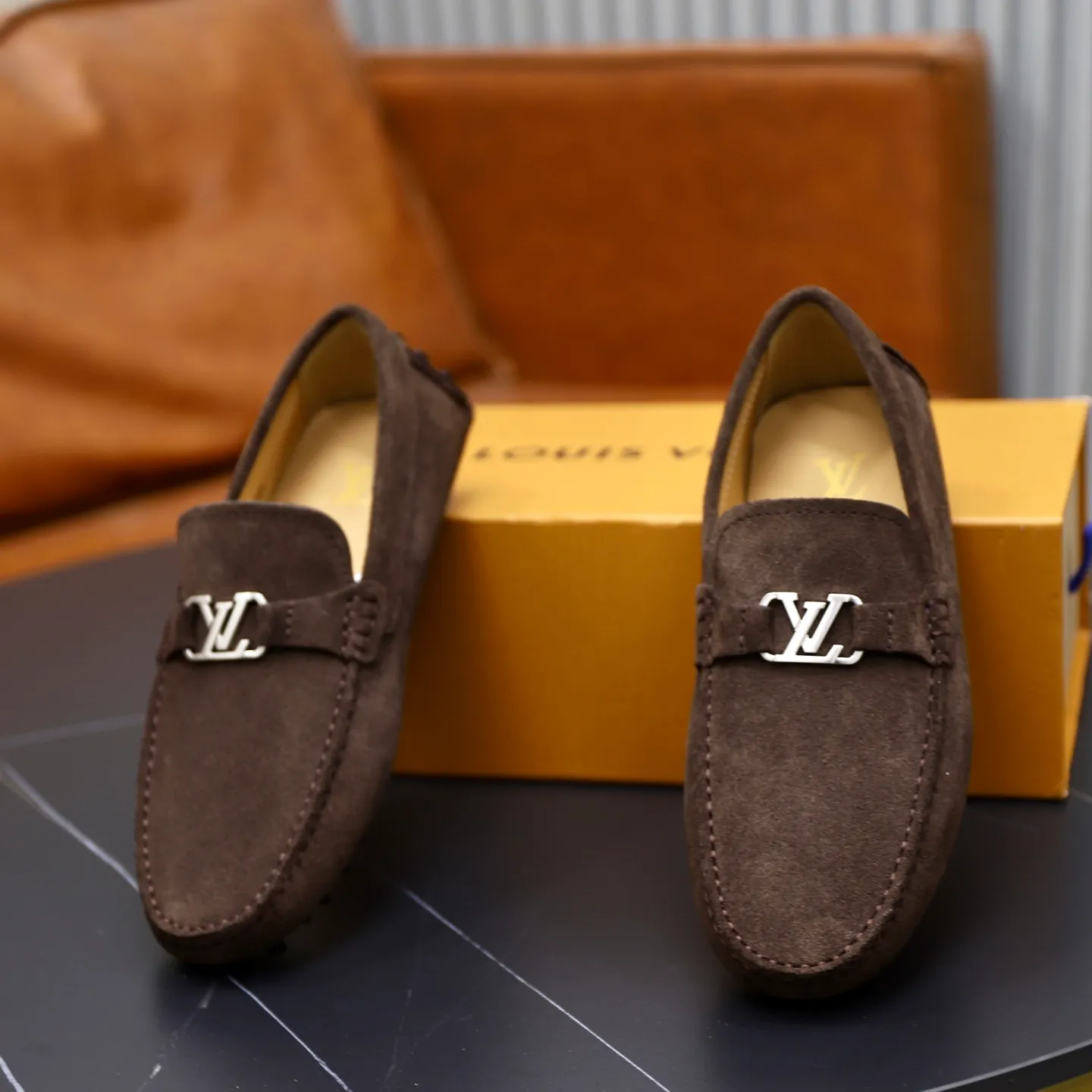 Ex-factory price: 480💰【LV】Louis Vuitton ⚠️High-end men’s driving and pedal series ⚠️38-44 (customized for 45) ⚠️All original cowhide leather! Thick and soft! Made entirely of calfskin lining! The latest non-slip beanie sole! Three-dimensional package technology! Fashionable and classic! Handicrafts! Original high quality! Feel free to compare!